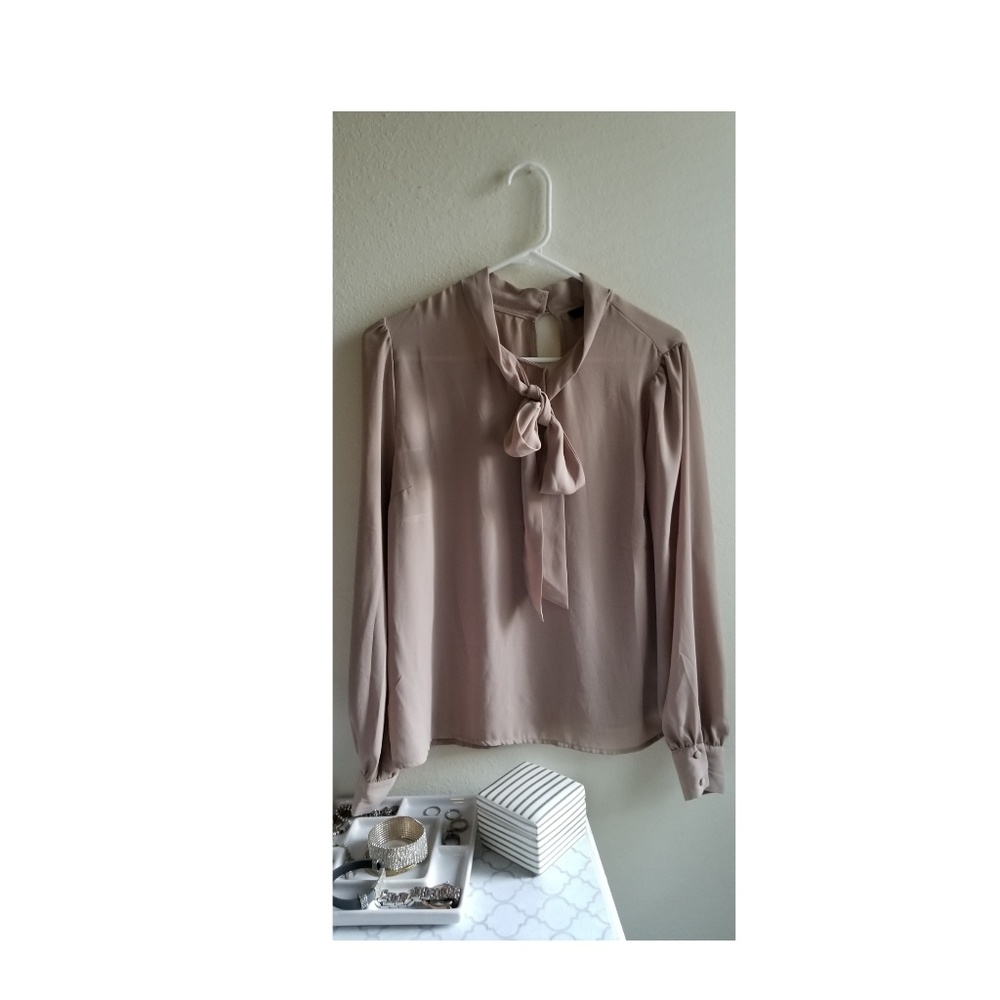 Long sleeve casual bow blouse